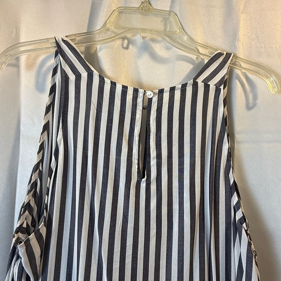 Black and White Striped Women's Top - Picture 11 of 14
